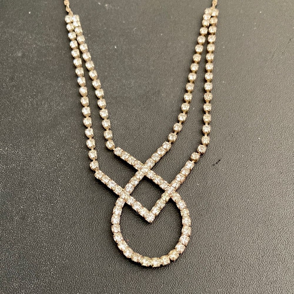 Y2K Claire’s Silver toned & rhinestone drop necklace costume jewelry